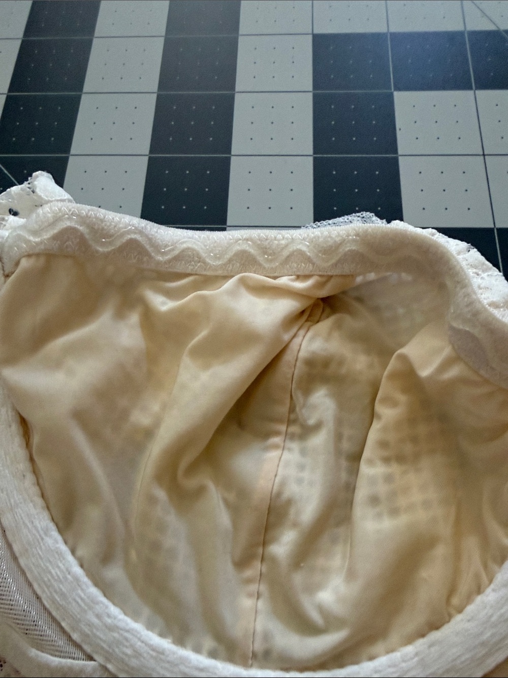 Victoria’s Secret white lace bra bustier - Picture 4 of 5